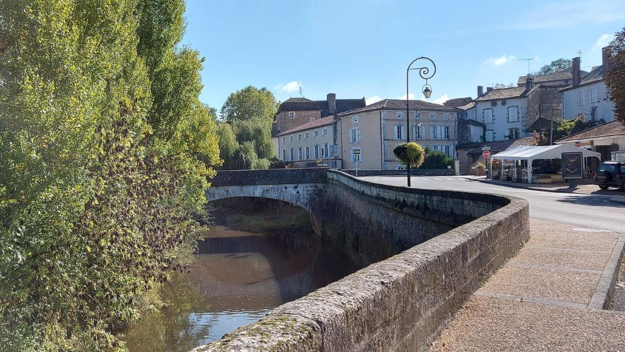 Bed and Breakfast For Me Formidable L'Isle-Jourdain  Exteriér fotografie